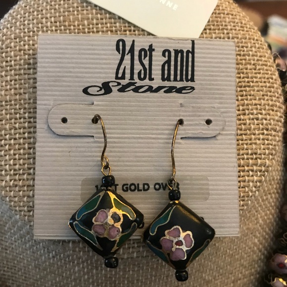 Necklace & Earrings set - Picture 2 of 2